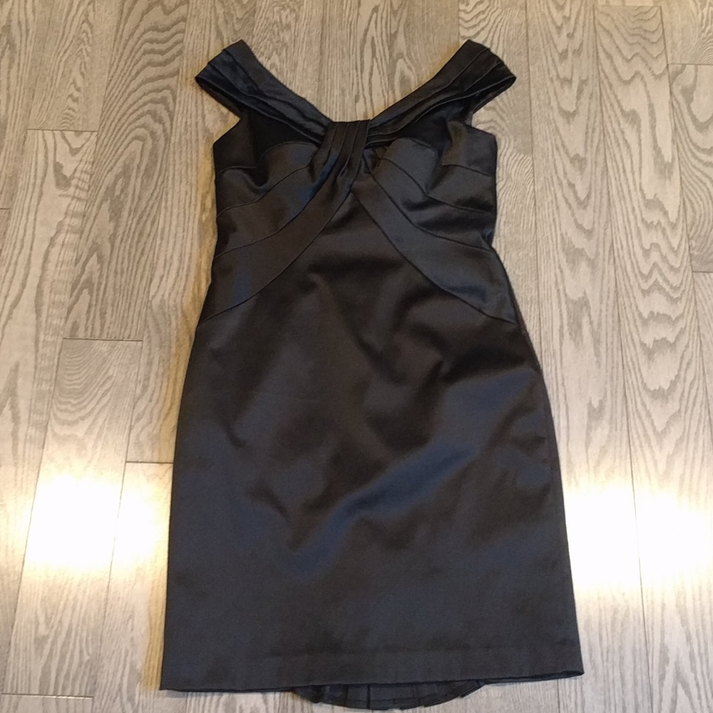 Beautiful  black dress by Brian Bailey 🌸🌼🌼🌸🌼